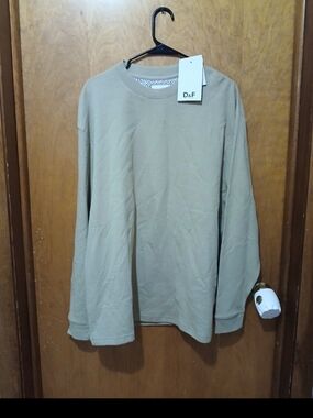 Men's Long Sleeve Crewneck Sweater in Beige